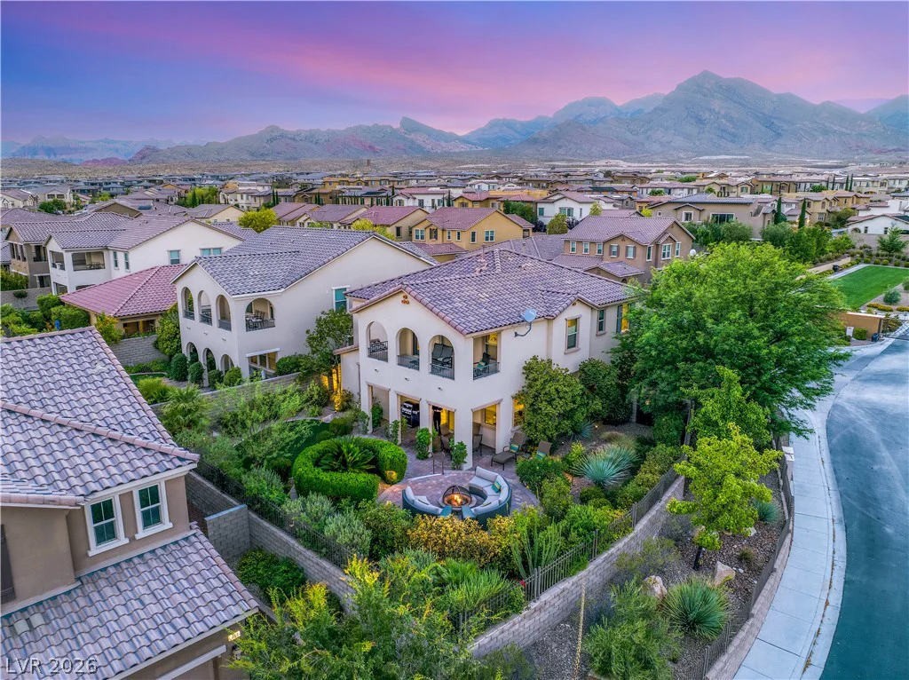12225 Los Mares, Las Vegas, NV 89138