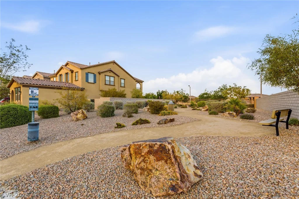 12225 Los Mares, Las Vegas, NV 89138
