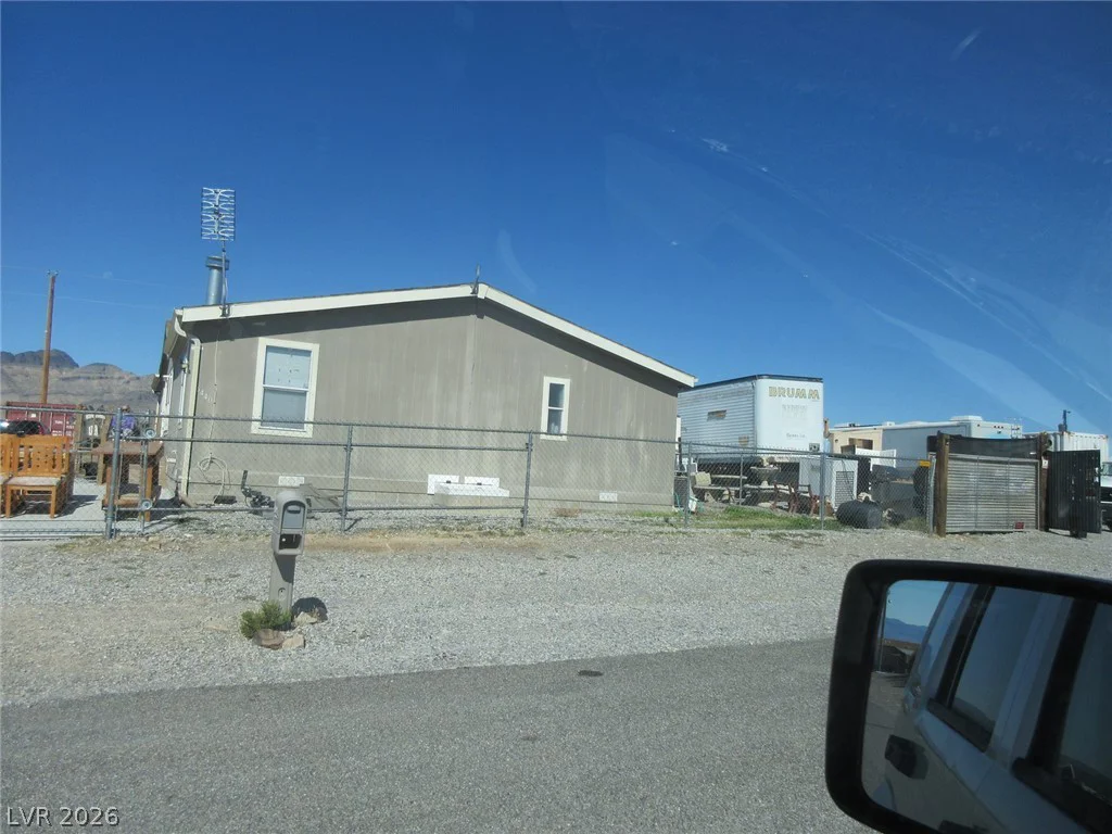 6440 Park Retiro, Pahrump, NV 89060