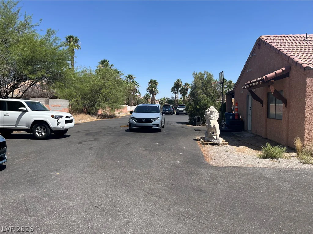 6265 Russell, Las Vegas, NV 89118