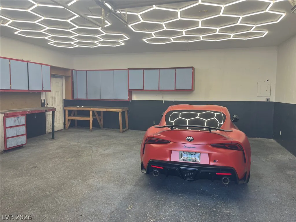 6265 Russell, Las Vegas, NV 89118