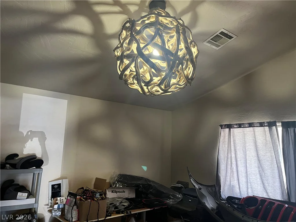 6265 Russell, Las Vegas, NV 89118