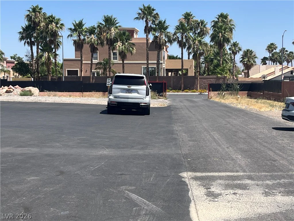 6265 Russell, Las Vegas, NV 89118