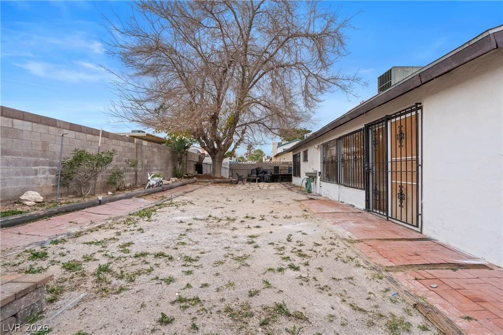 2599 Pacific, Las Vegas, NV 89121