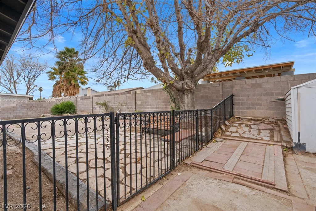 2599 Pacific, Las Vegas, NV 89121