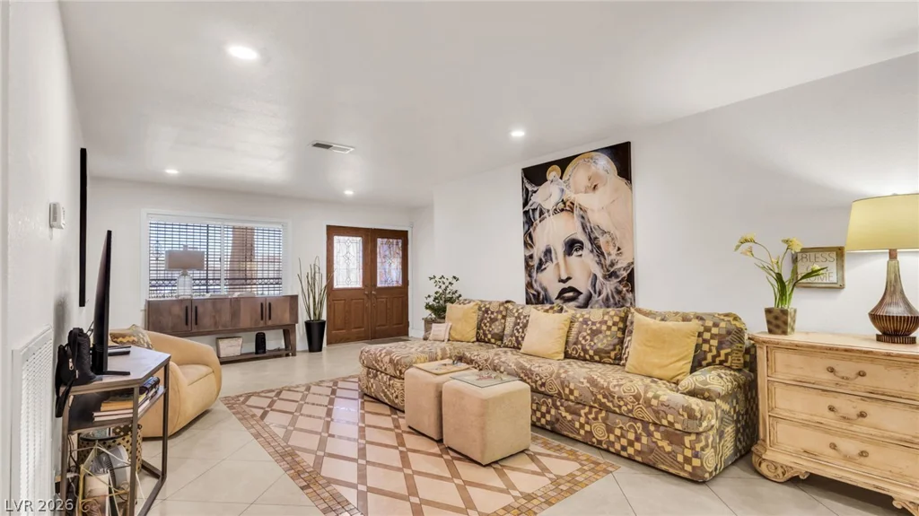 7301 Alta, Las Vegas, NV 89145