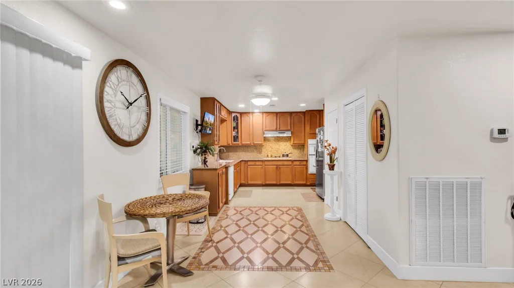 7301 Alta, Las Vegas, NV 89145