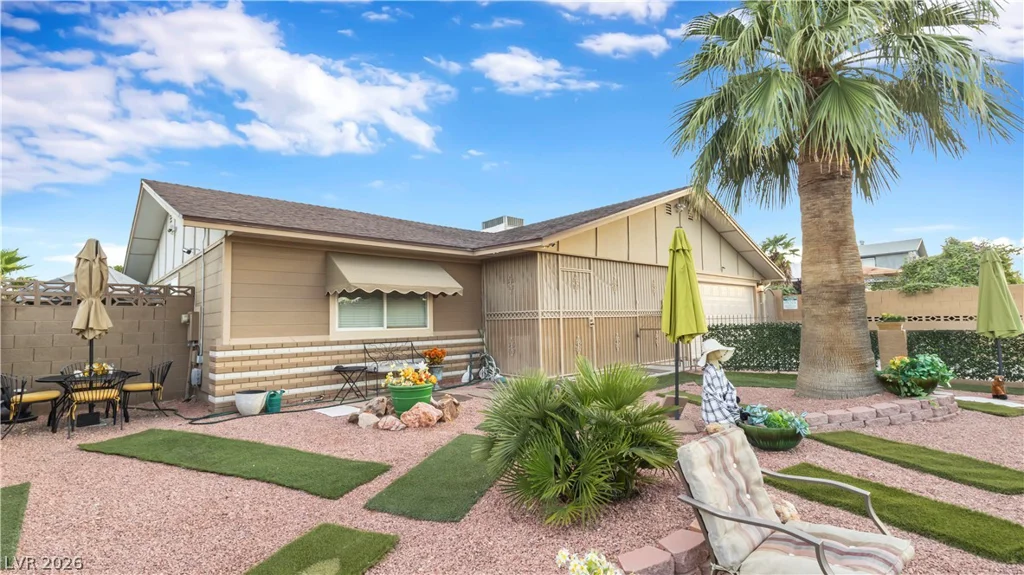 7301 Alta, Las Vegas, NV 89145