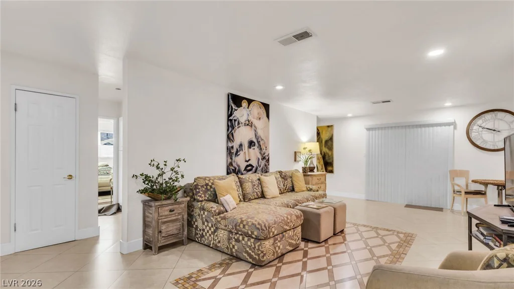 7301 Alta, Las Vegas, NV 89145