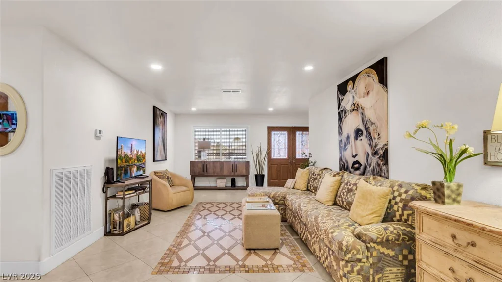 7301 Alta, Las Vegas, NV 89145