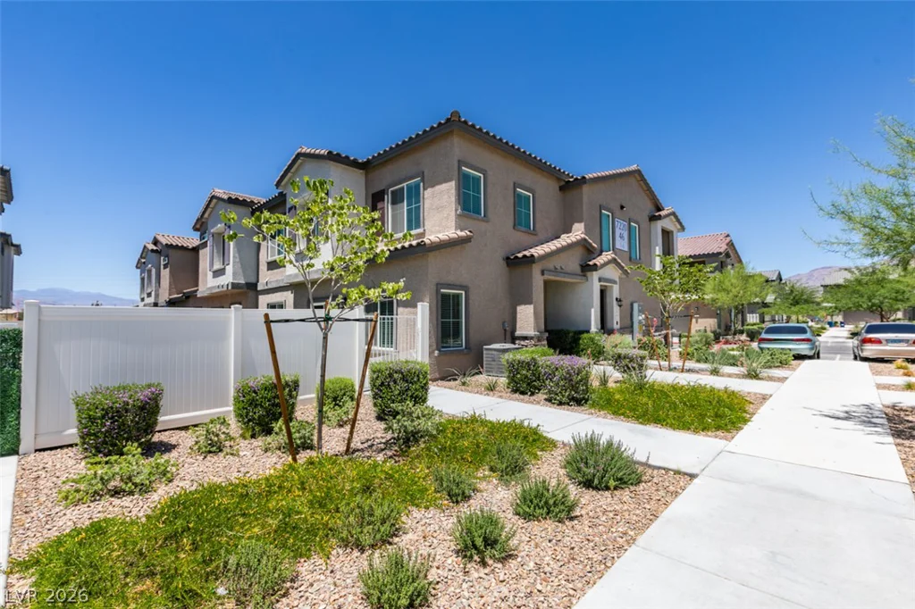 7220 Decatur, Las Vegas, NV 89131