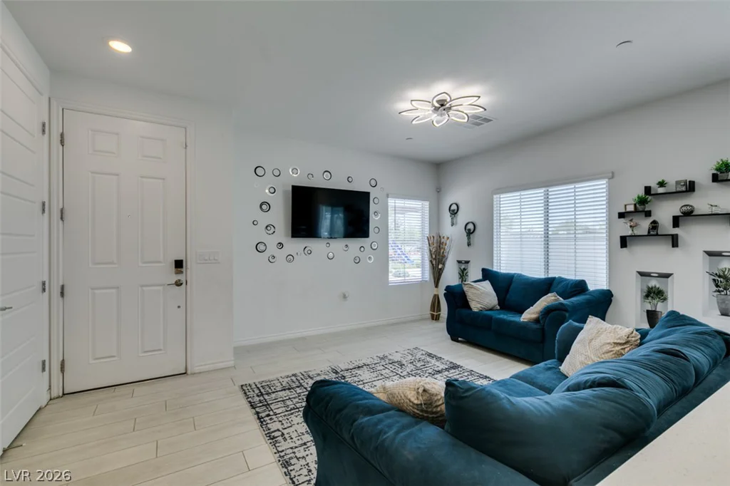 7220 Decatur, Las Vegas, NV 89131