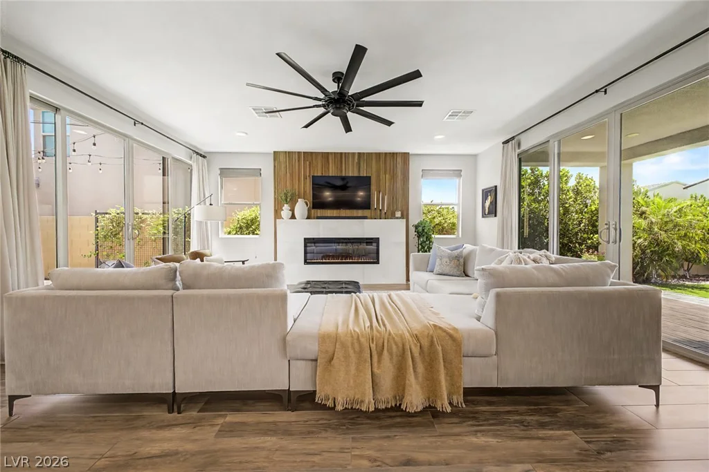 10267 Midnight Meteor, Las Vegas, NV 89166