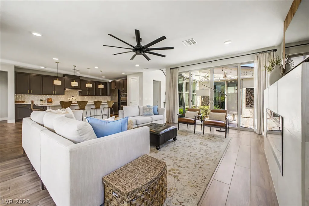 10267 Midnight Meteor, Las Vegas, NV 89166