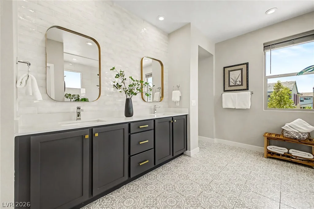 10267 Midnight Meteor, Las Vegas, NV 89166