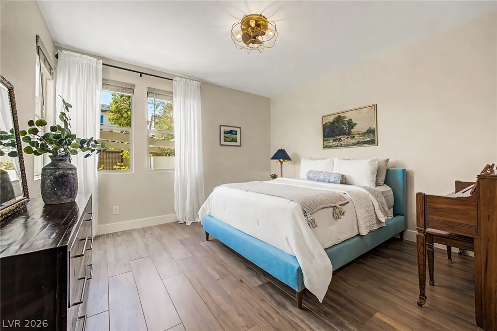 10267 Midnight Meteor, Las Vegas, NV 89166