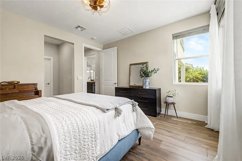 10267 Midnight Meteor, Las Vegas, NV 89166
