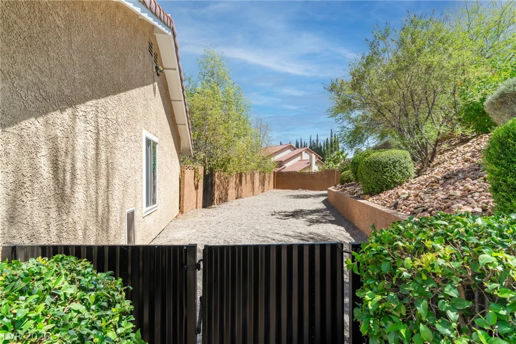 8608 Maleta, Las Vegas, NV 89117