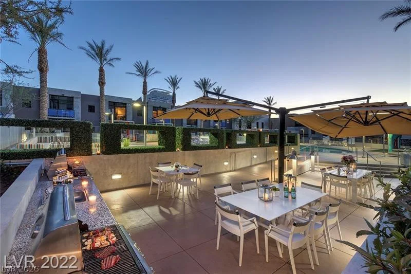 353 Bonneville, Las Vegas, NV 89101