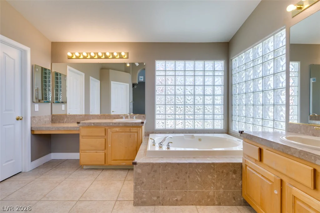 2200 Menifee, Las Vegas, NV 89134