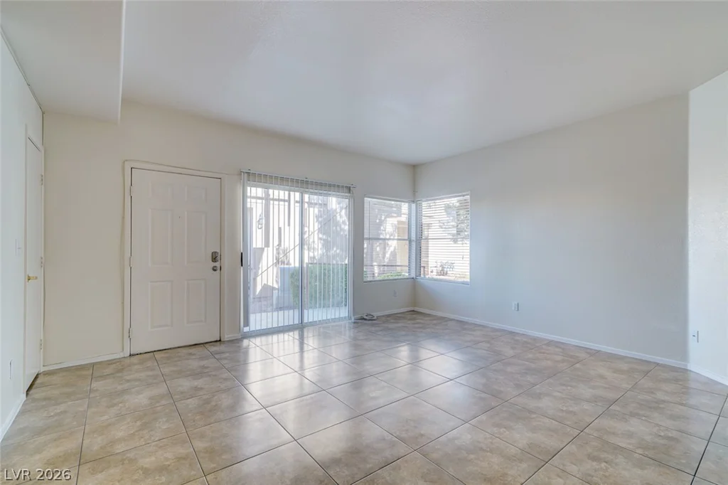 5125 Reno, Las Vegas, NV 89118