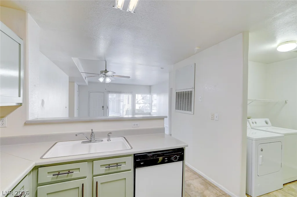 5125 Reno, Las Vegas, NV 89118