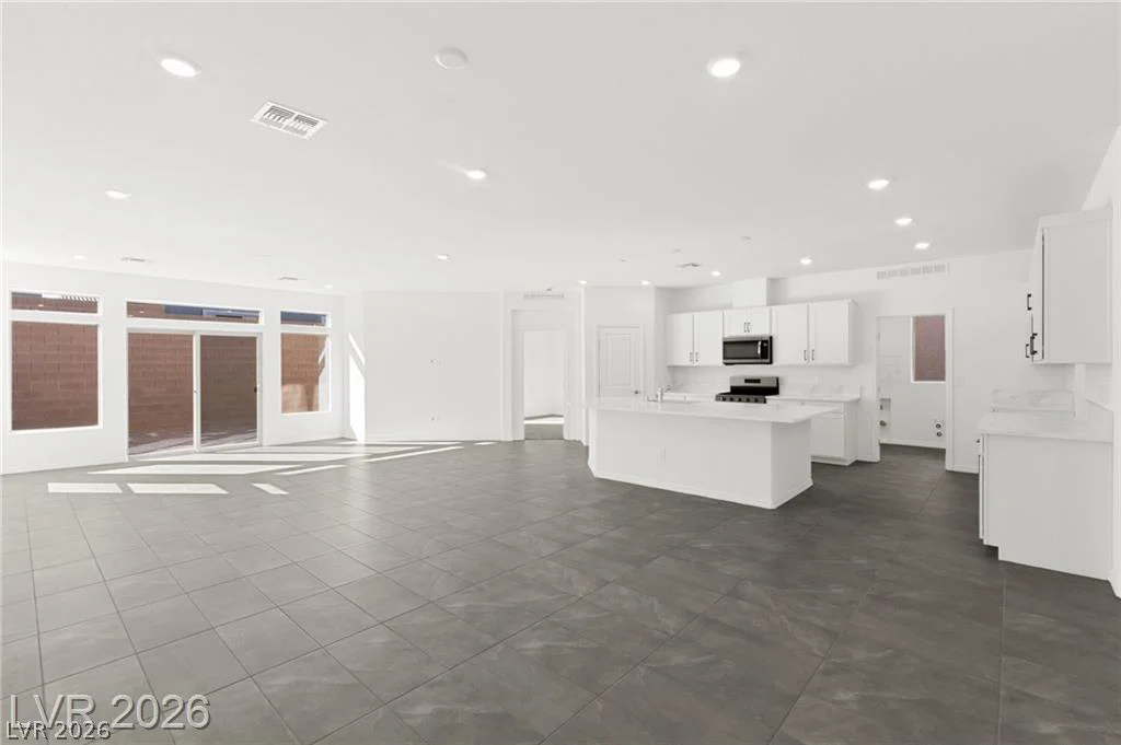 7443 Legacy Point, Las Vegas, NV 89113