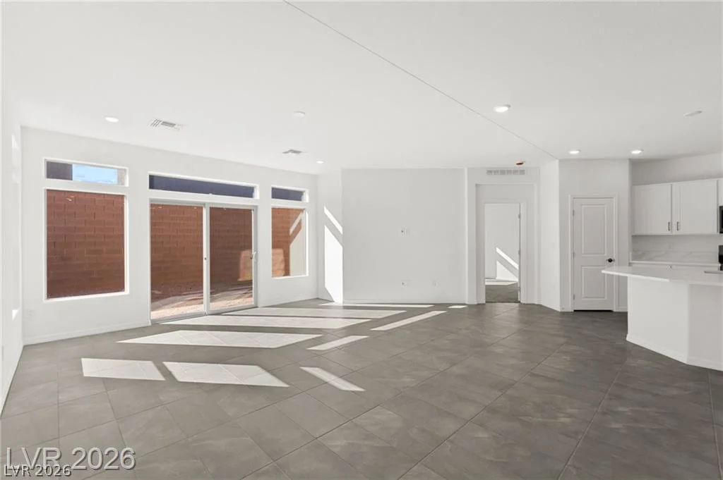 7443 Legacy Point, Las Vegas, NV 89113