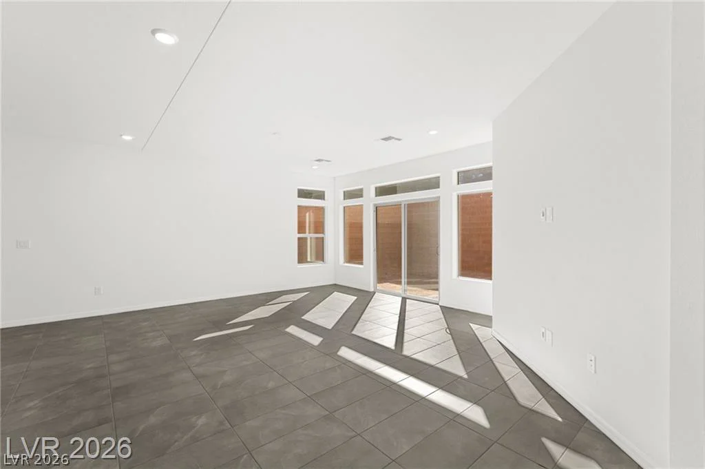 7443 Legacy Point, Las Vegas, NV 89113