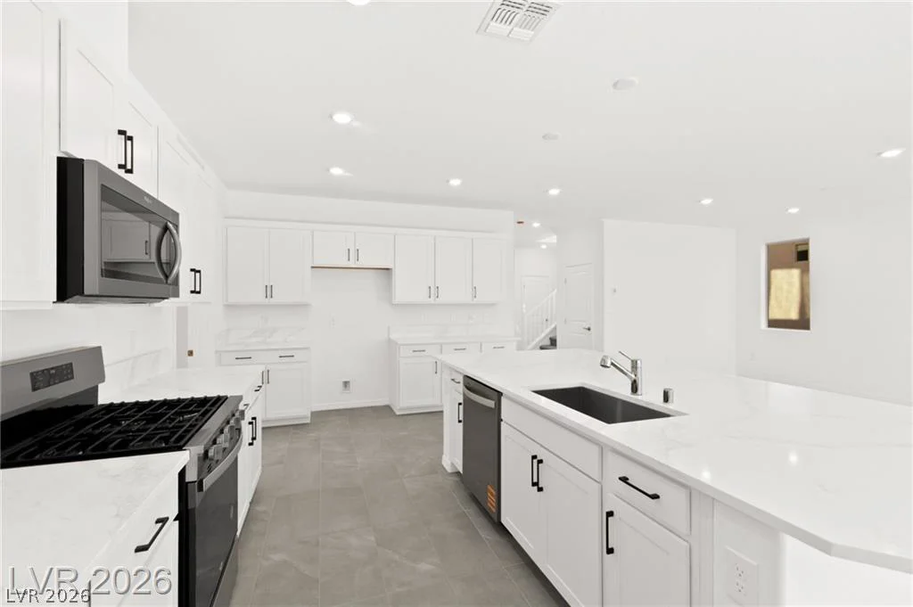 7443 Legacy Point, Las Vegas, NV 89113