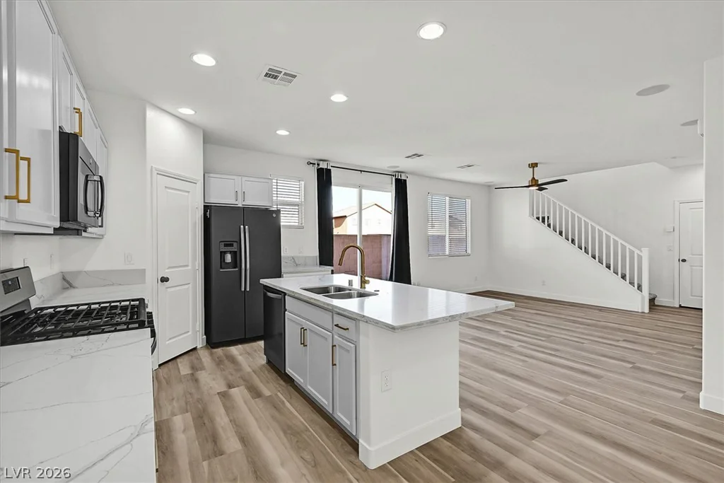 5702 Colbert, North Las Vegas, NV 89081