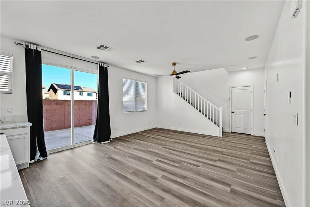 5702 Colbert, North Las Vegas, NV 89081