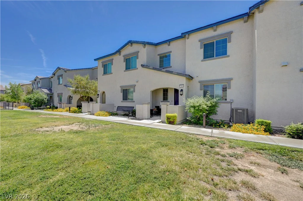 792 Grand Country, North Las Vegas, NV 89086