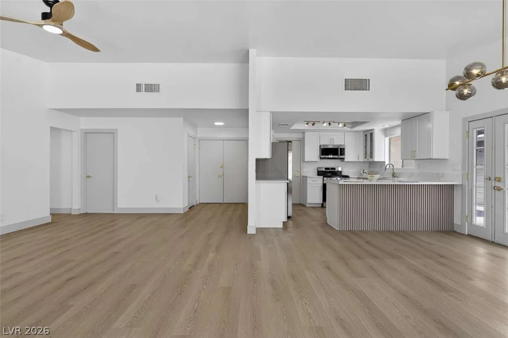 6308 Brea, Las Vegas, NV 89118