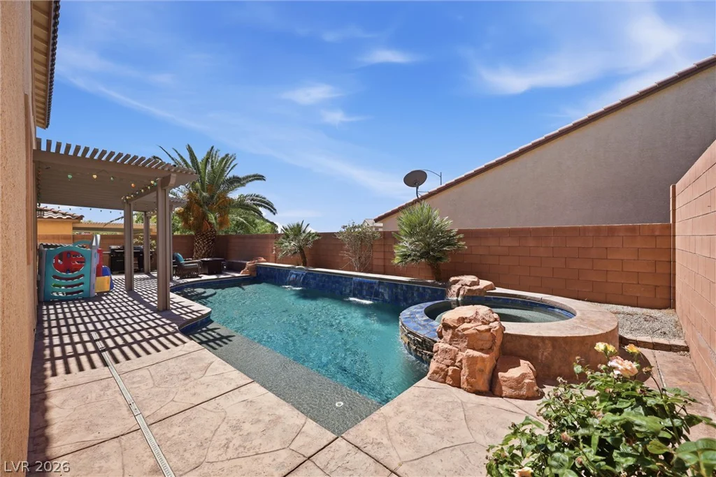 1633 Luna Vista, North Las Vegas, NV 89084