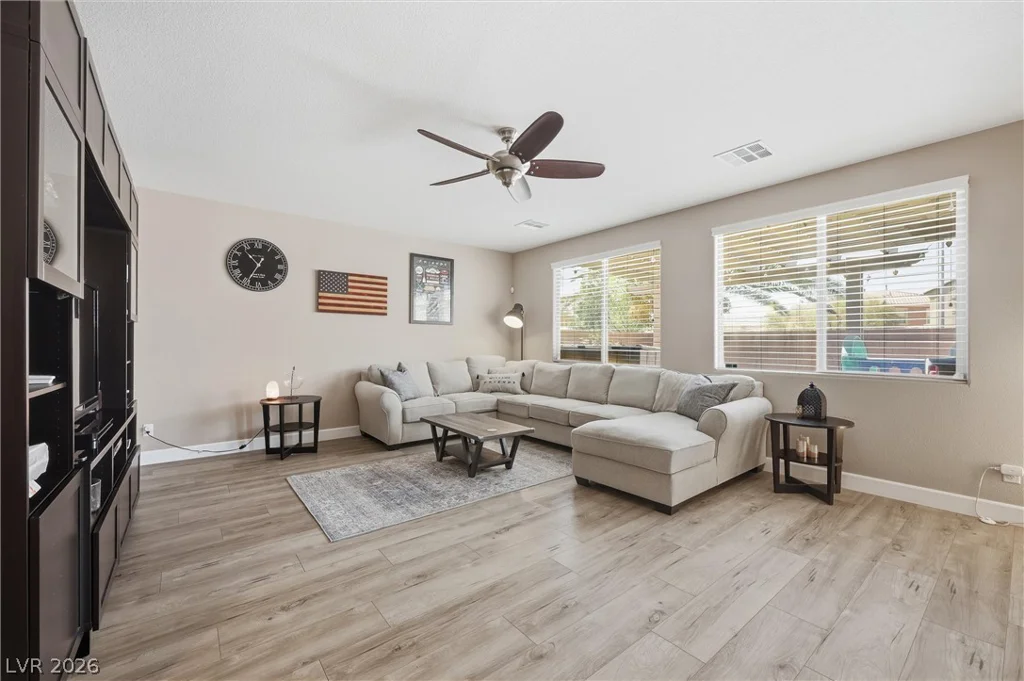 1633 Luna Vista, North Las Vegas, NV 89084