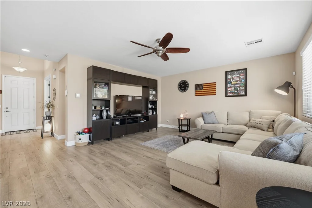 1633 Luna Vista, North Las Vegas, NV 89084