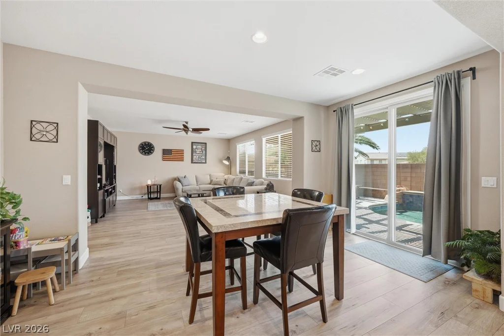 1633 Luna Vista, North Las Vegas, NV 89084