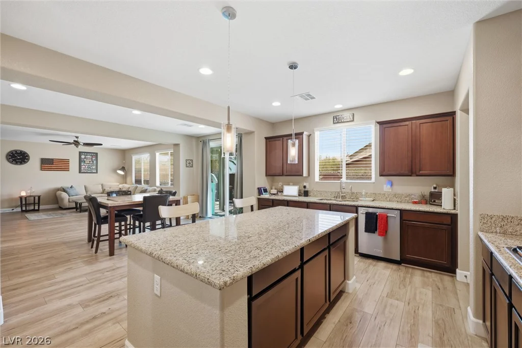1633 Luna Vista, North Las Vegas, NV 89084