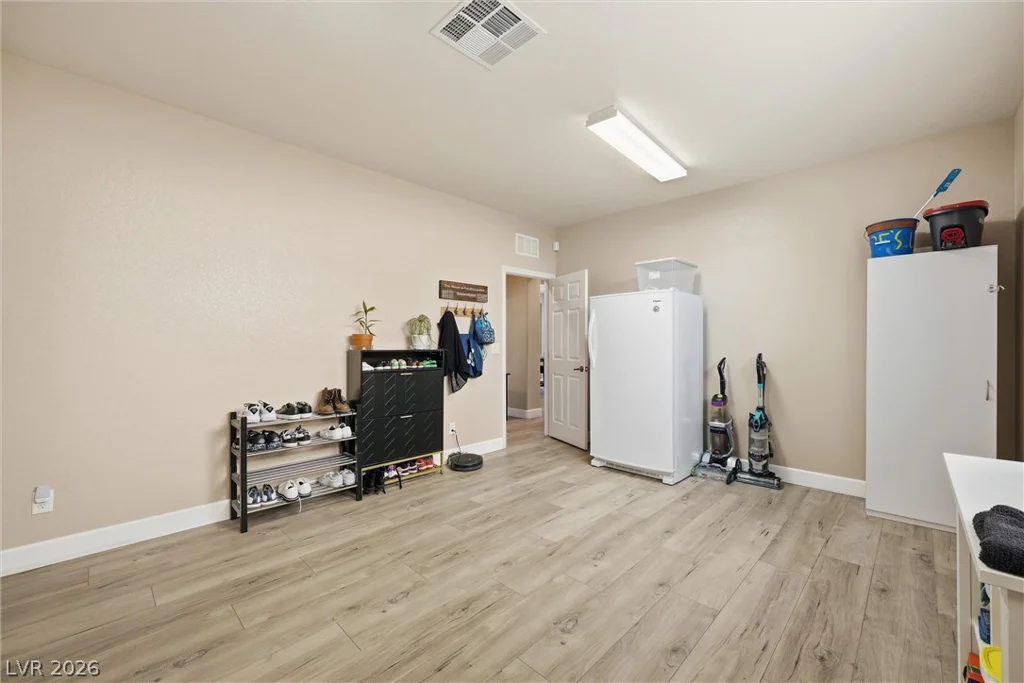 1633 Luna Vista, North Las Vegas, NV 89084