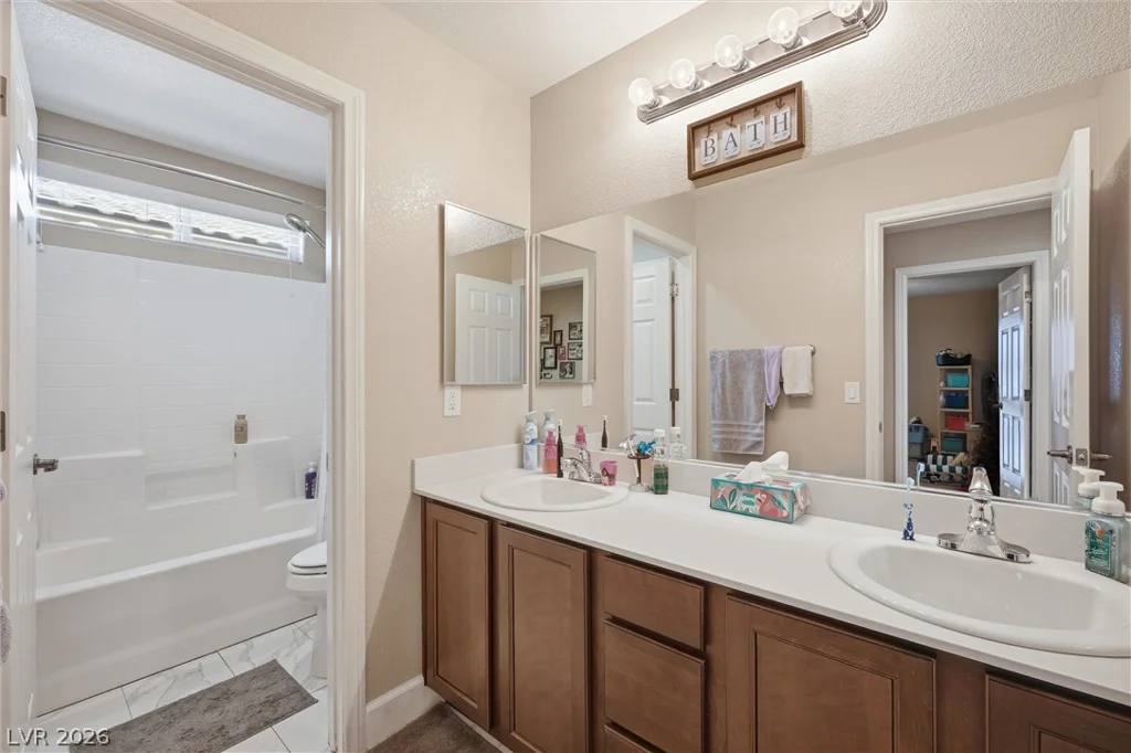 1633 Luna Vista, North Las Vegas, NV 89084