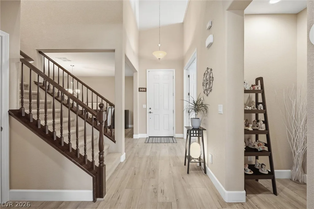 1633 Luna Vista, North Las Vegas, NV 89084
