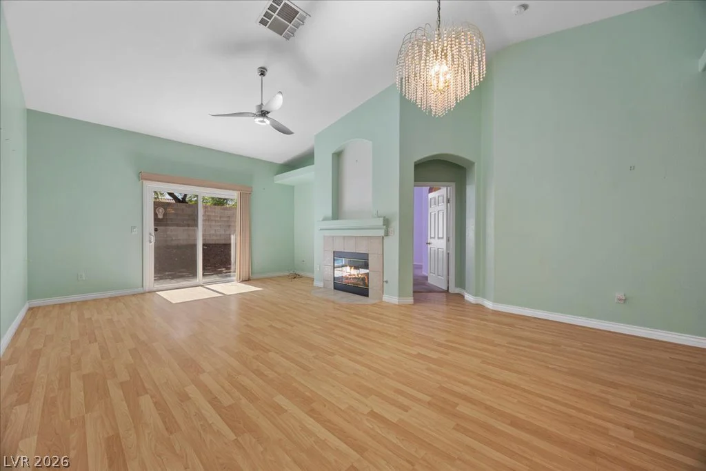4865 Cliff Crest, Las Vegas, NV 89147