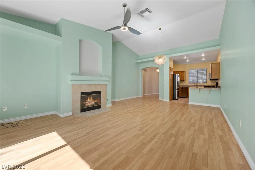 4865 Cliff Crest, Las Vegas, NV 89147