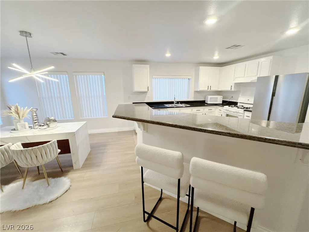 6545 Sunset Pines, Las Vegas, NV 89148