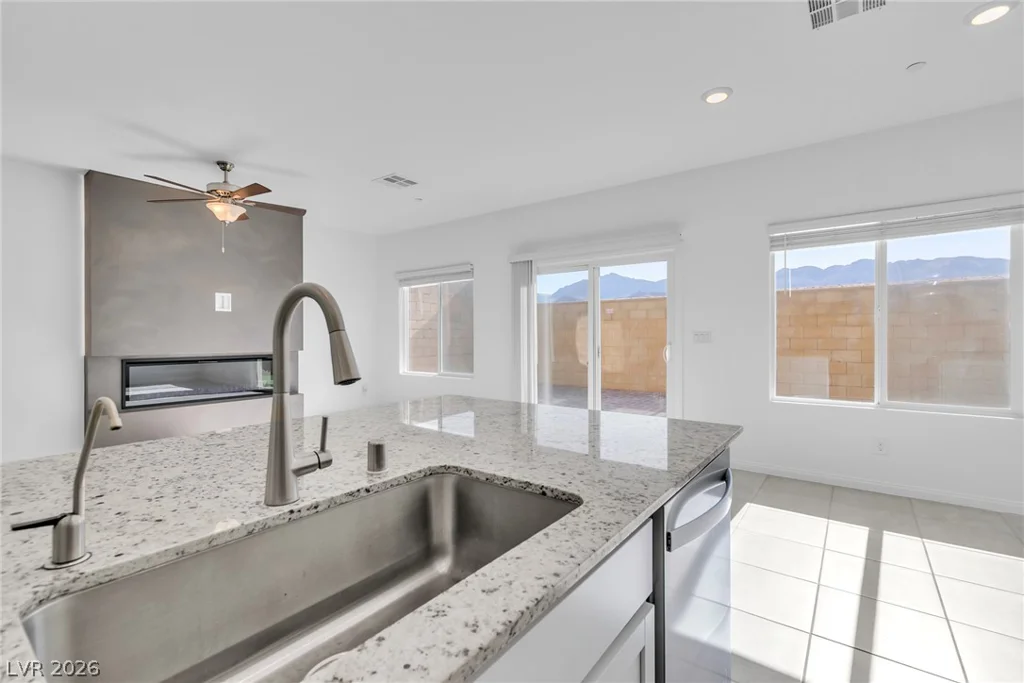 7019 Alabaster Peak, Las Vegas, NV 89166