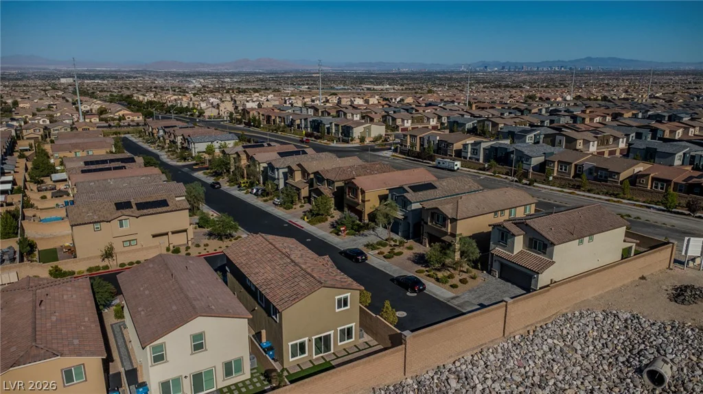 7019 Alabaster Peak, Las Vegas, NV 89166