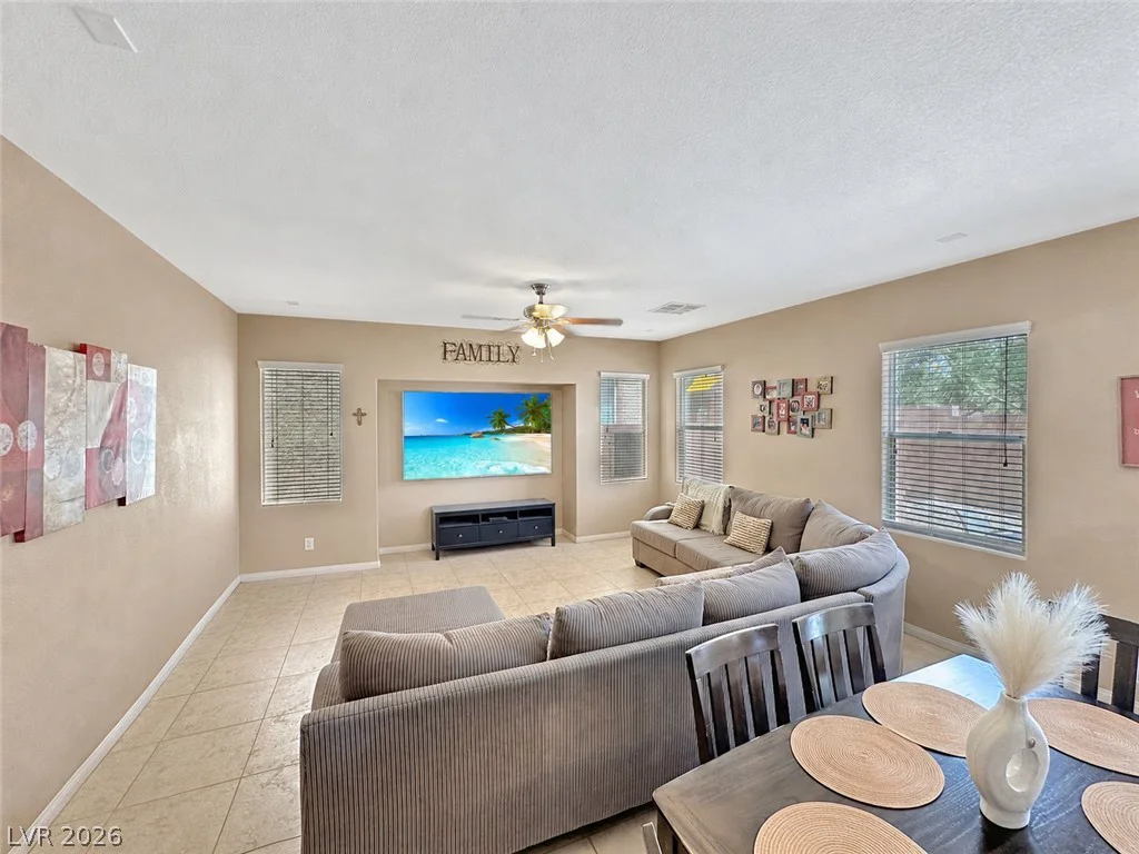 6954 Jacksboro, North Las Vegas, NV 89084