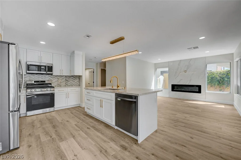 1829 Summit Pointe, Las Vegas, NV 89117