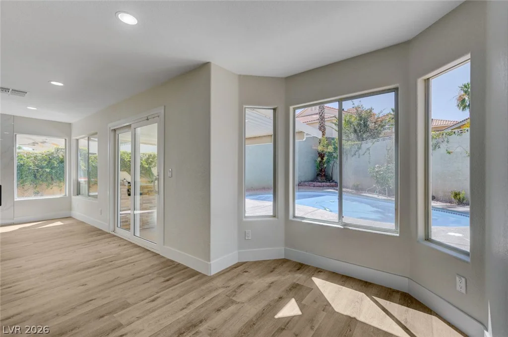 1829 Summit Pointe, Las Vegas, NV 89117
